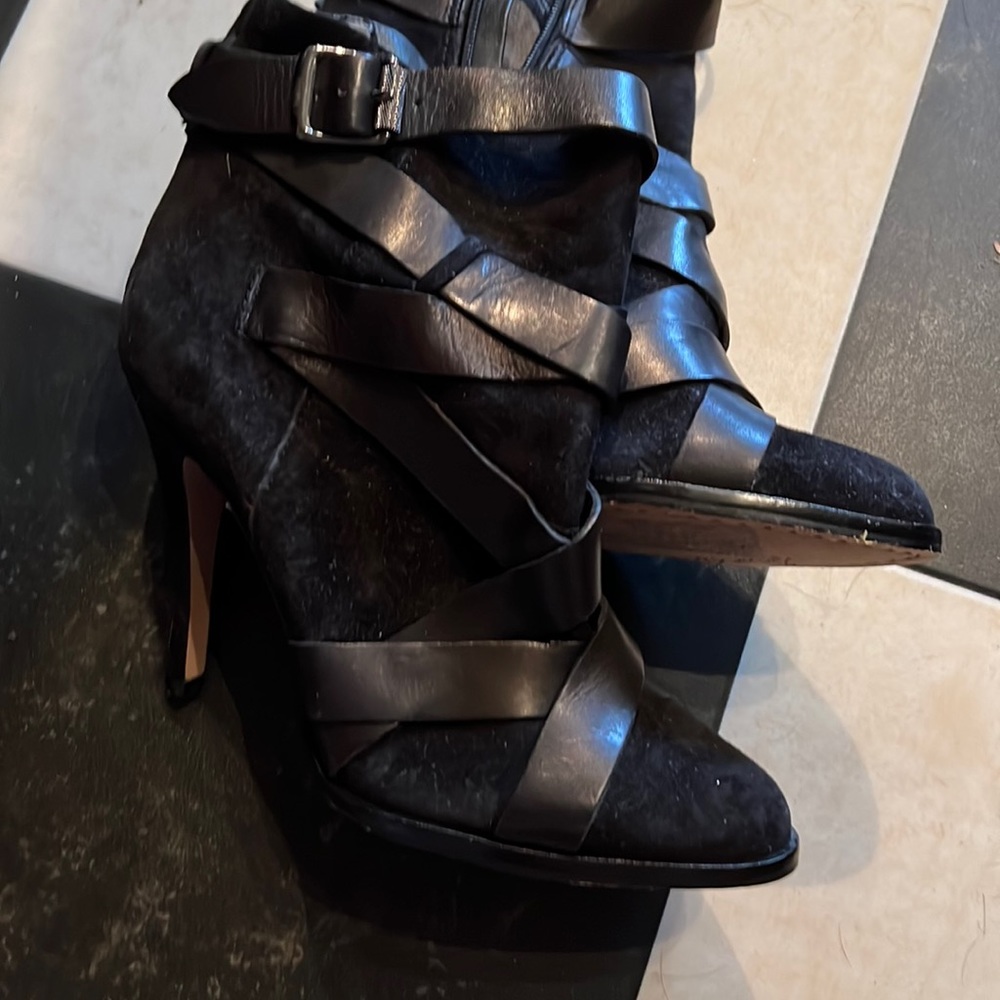 Sam Edelman black suede high heel ankle boot size 6